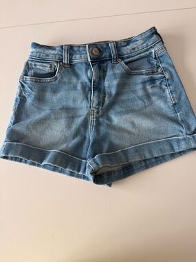American Eagle Outfitters Light Blue Denim Rolled-Hem Shorts SZ 0